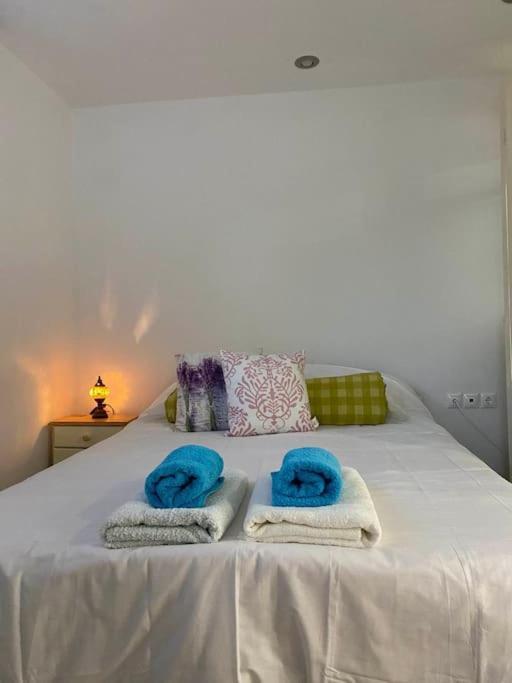 A Modern Farmhouse With Big Garden Trapeza  ภายนอก รูปภาพ